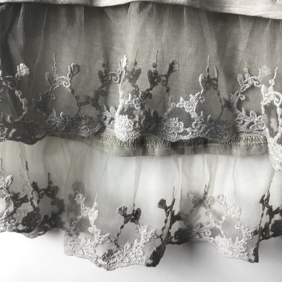 Umgee Gray Hi Low Shirt With Lace Trim Sz Small - Picture 4 of 6